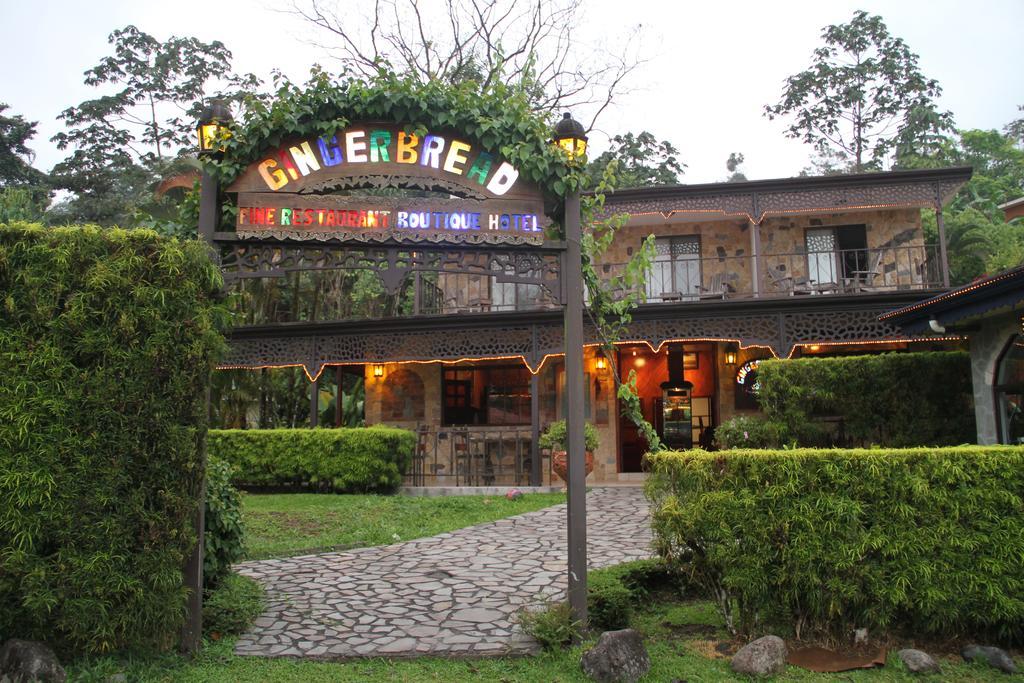 Gingerbread Restaurant & Hotel นวยโว อาเรนัล ภายนอก รูปภาพ