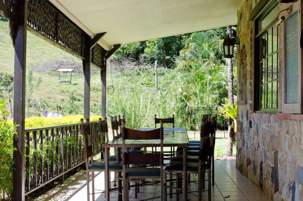 Gingerbread Restaurant & Hotel นวยโว อาเรนัล ภายนอก รูปภาพ