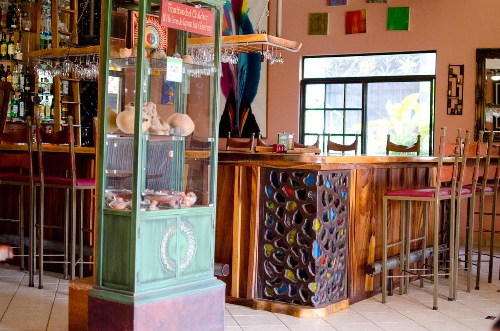 Gingerbread Restaurant & Hotel นวยโว อาเรนัล ภายนอก รูปภาพ